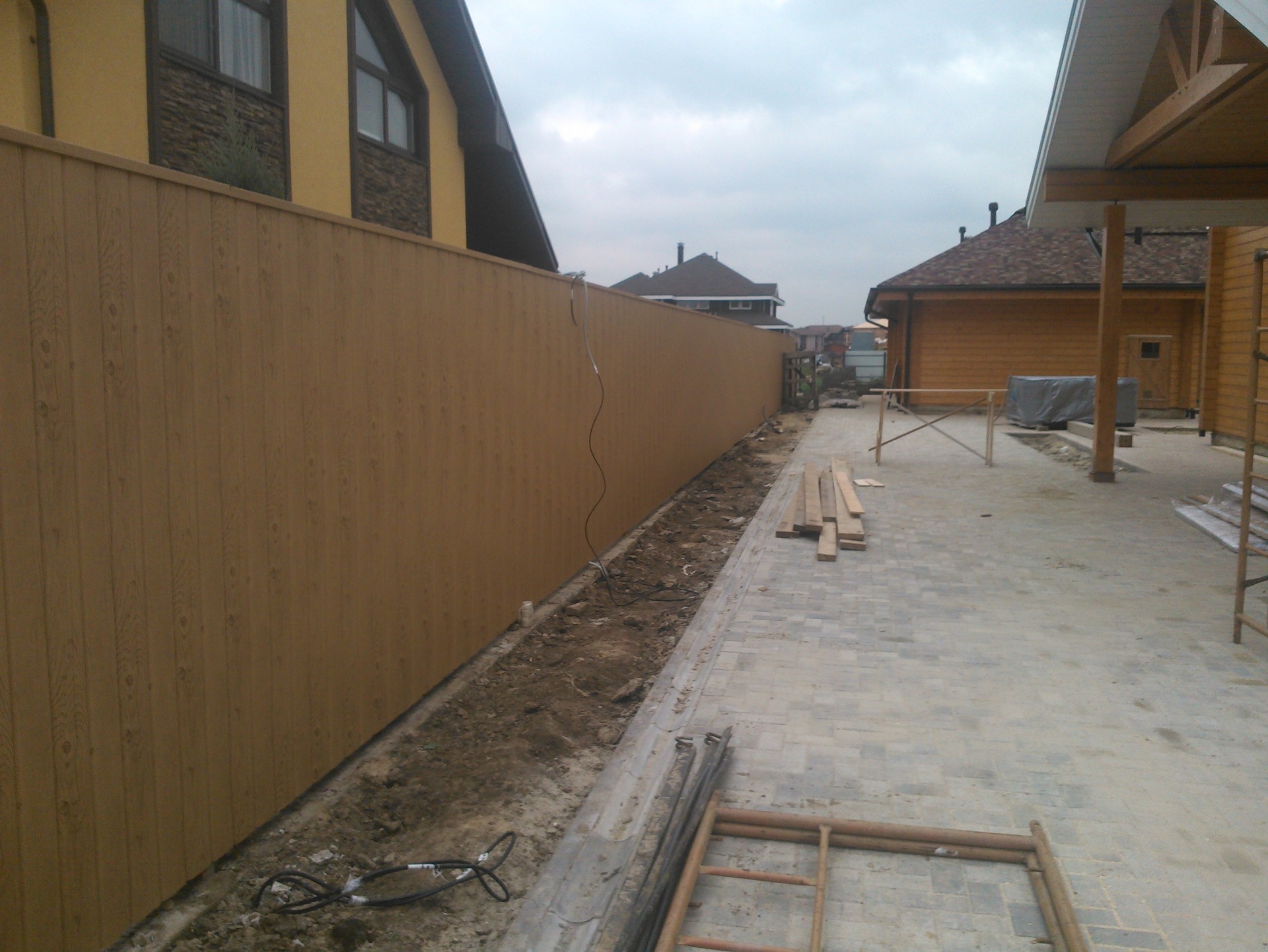 забор из металлического сайдинга сайдинг металлический для забора